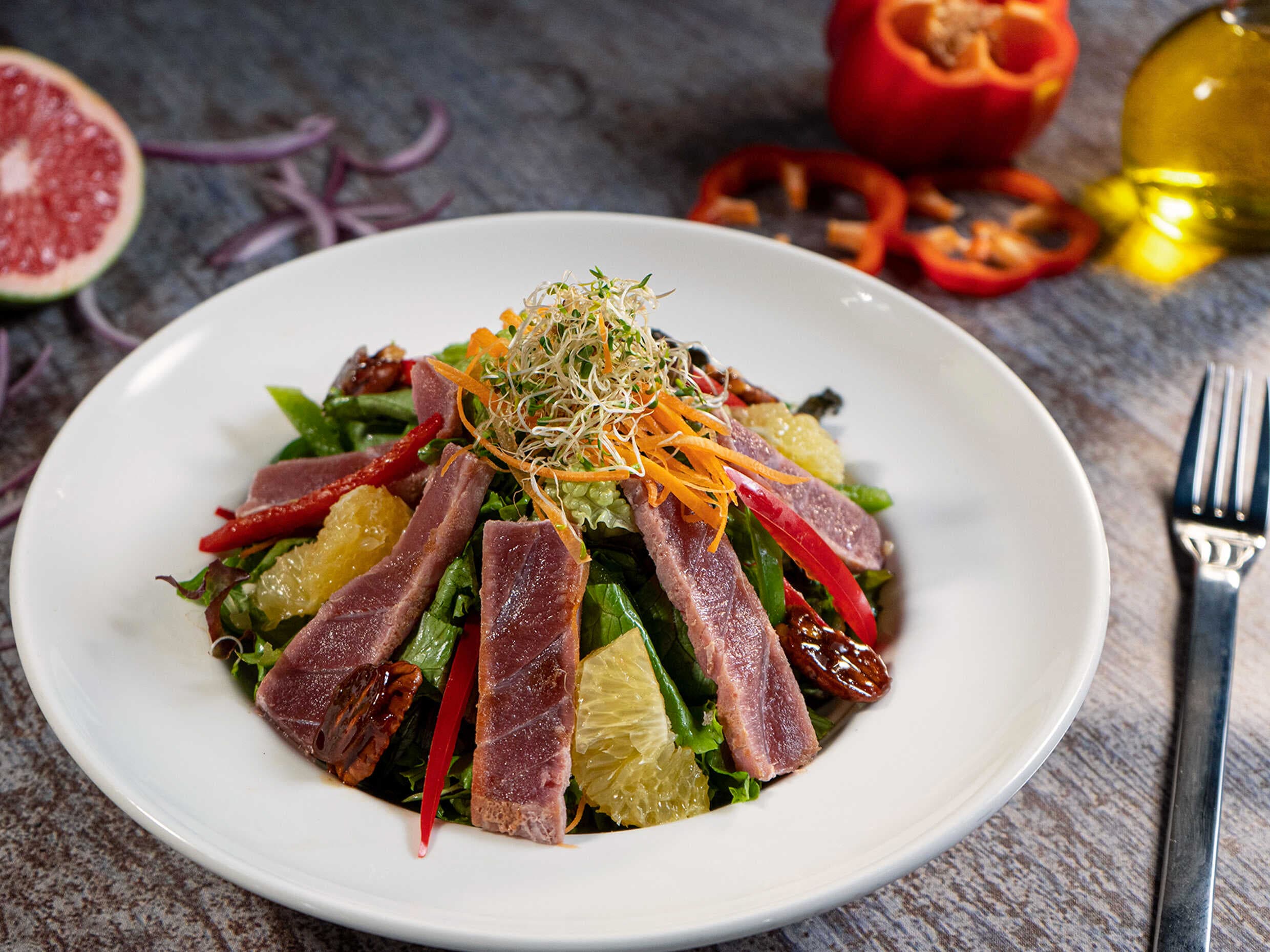 Ensalada de atún sellado