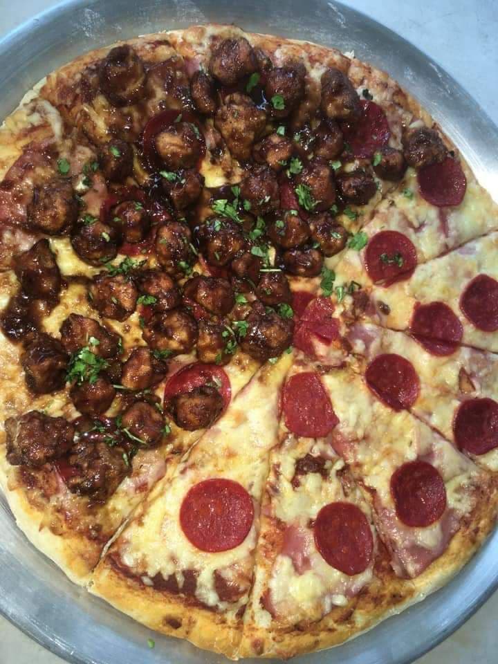 Pizza mitad boneless y mitad 1 ingrediente