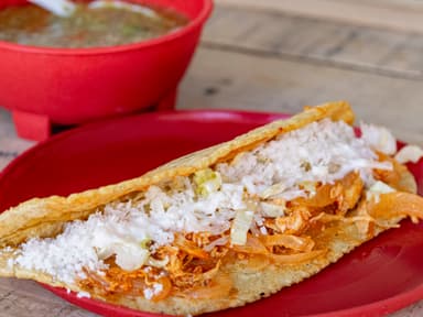 QUESADILLA DE PAPA CON LONGANIZA Y QUESILLO