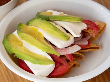 Tacos Dorados Queso Blanco y Aguacate