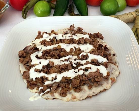 Sope de Bistec con Queso Panela