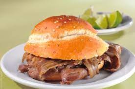 Cemita árabe con queso.