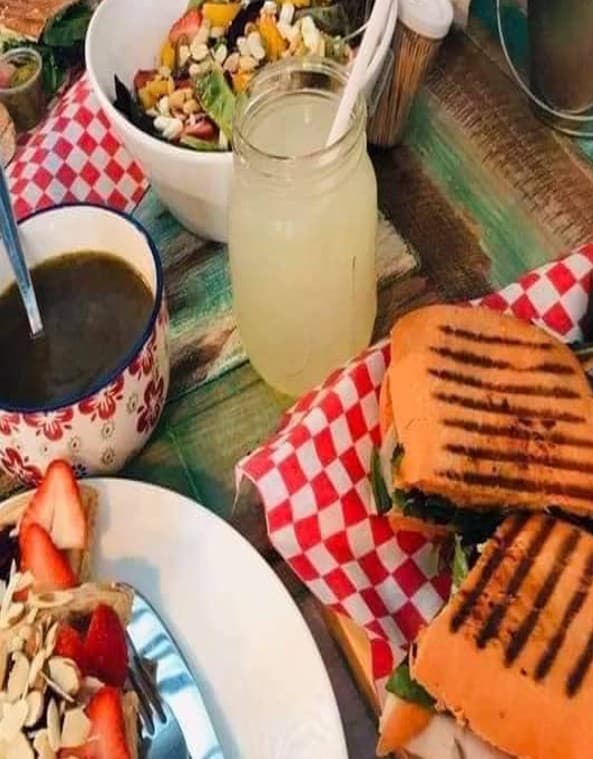 COMBO PANINI, SOPA DEL DIA Y AGUA DEL DIA