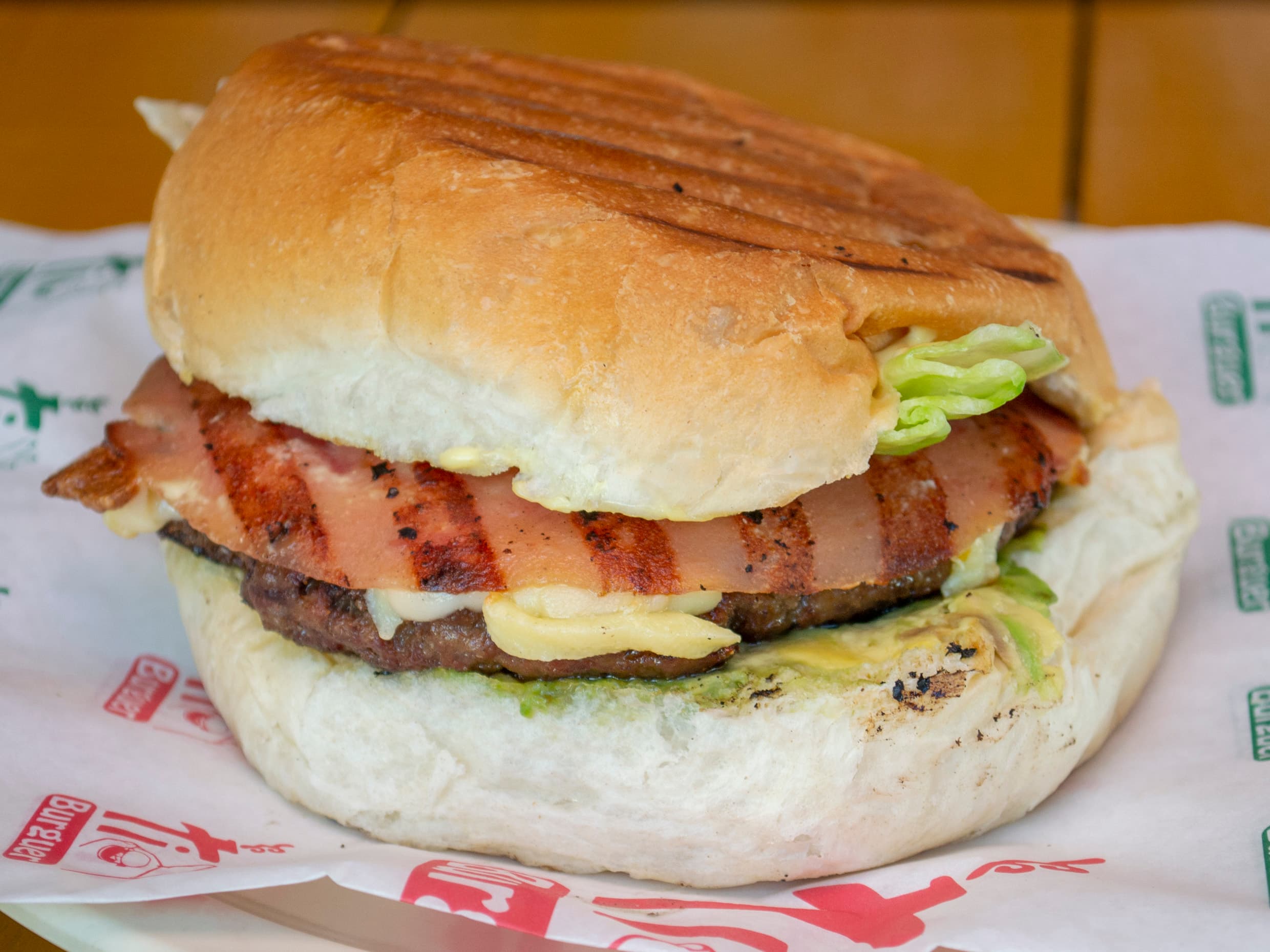 Hamburguesa Especial + Papas a la Francesa
