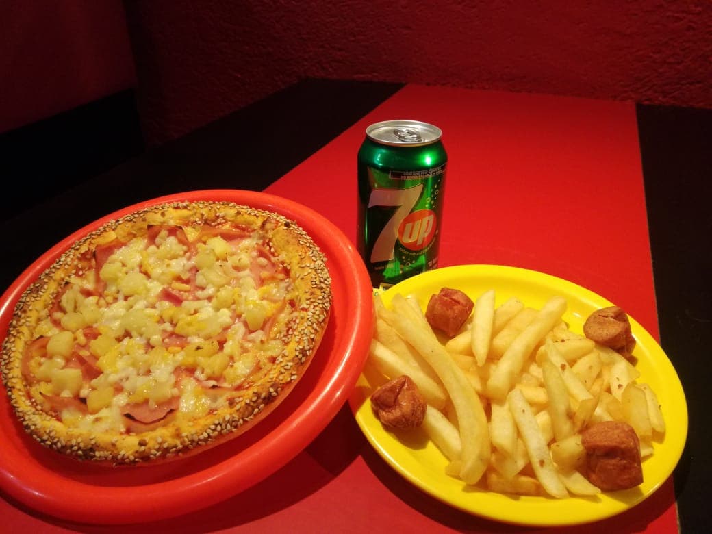 COMBO PIZZA FAM + PAPAS + NUGGETS Y REFRESCO 1.75