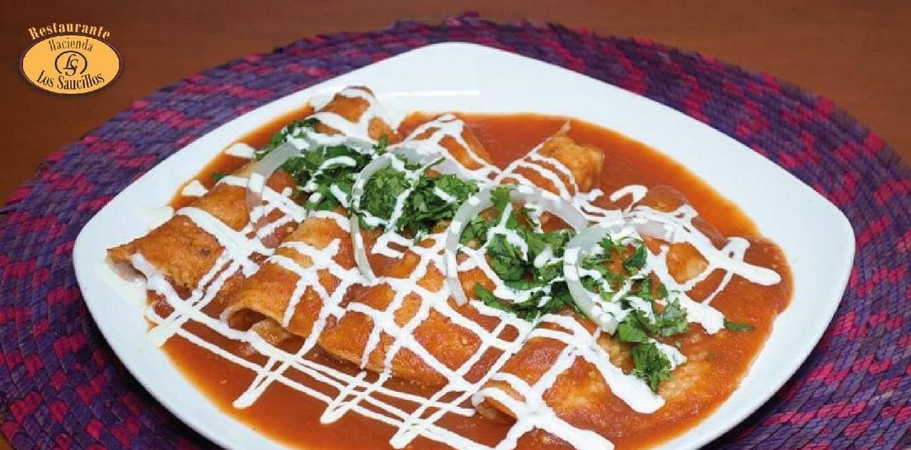 Enchiladas Rojas al Chipotle con Queso Panela