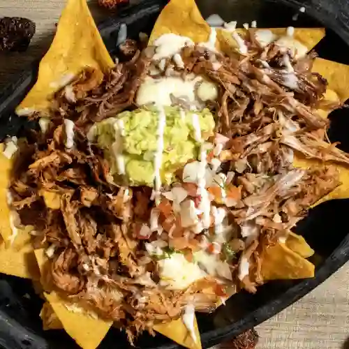 Nachos Mixtos con Bebida Gratis a Eleccion