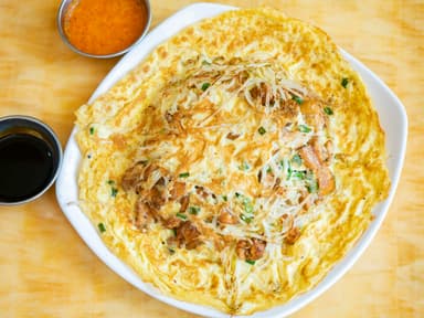 Tortilla de Pollo con Arroz Chaufa