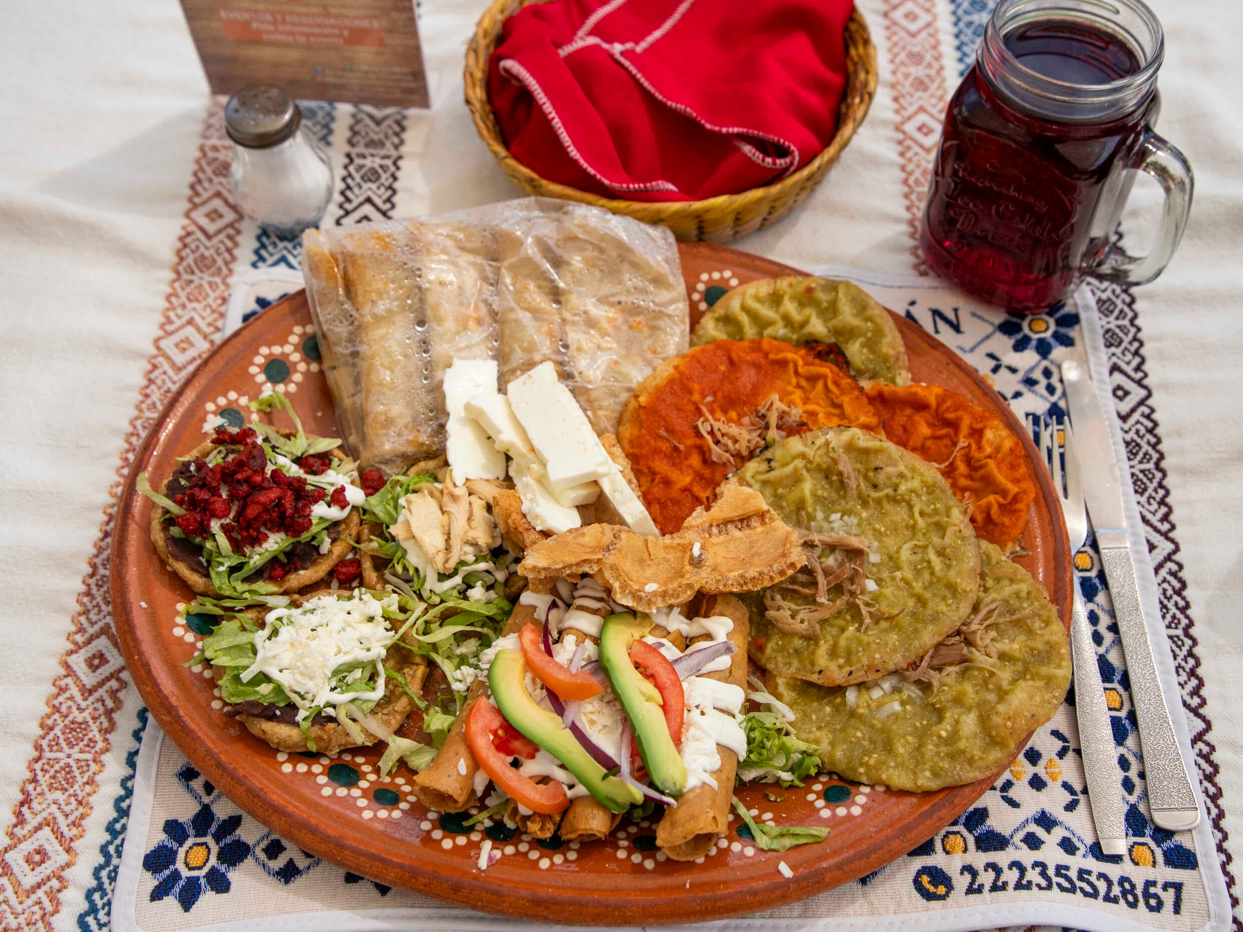 Platón de Antojitos Poblanos