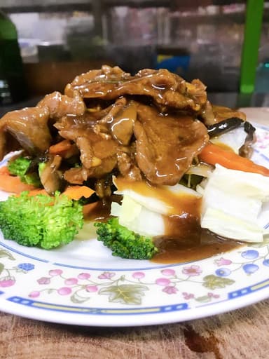 Lomo de Res con Vegetales en Salsa Ostra China