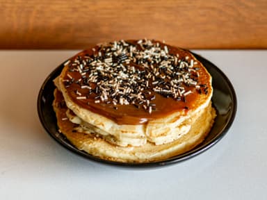 3 hot cakes con cajeta