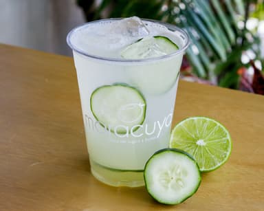 Agua de pepino con limon