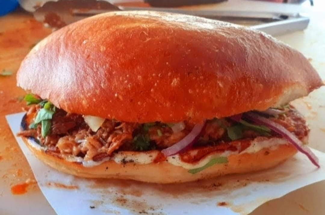 Torta de Birria con Queso