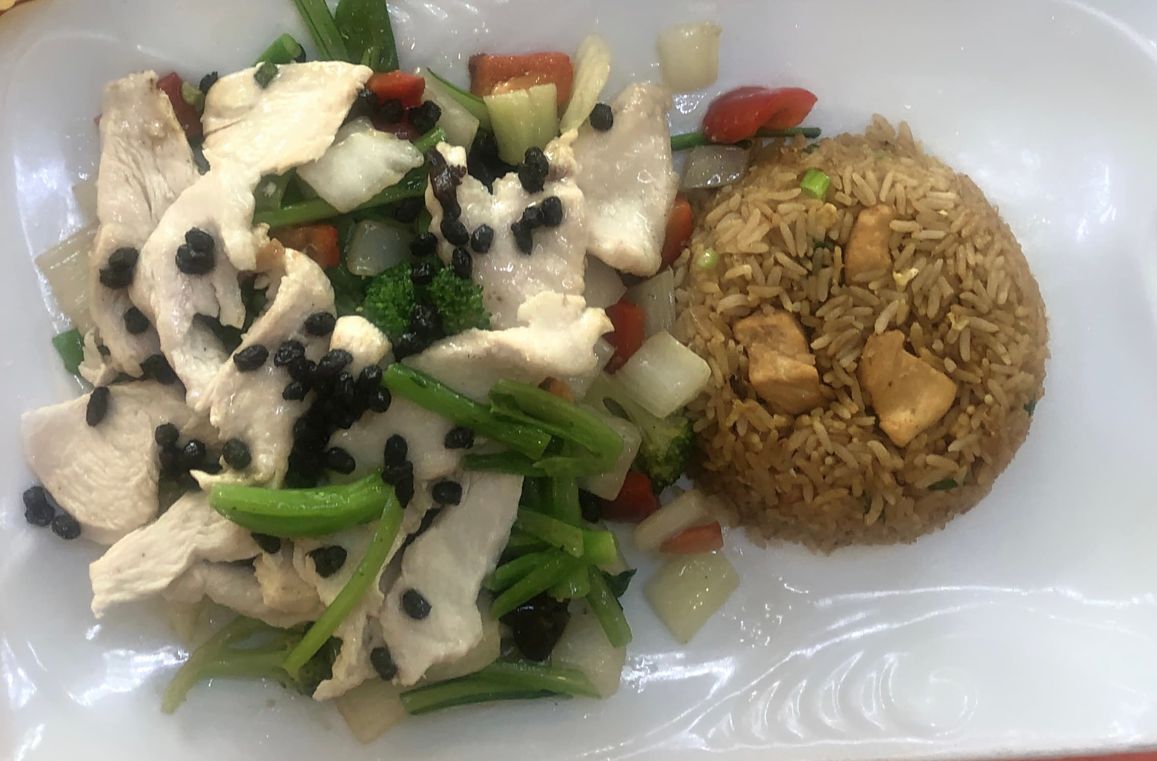 Pollo con Tausi más Chaufa