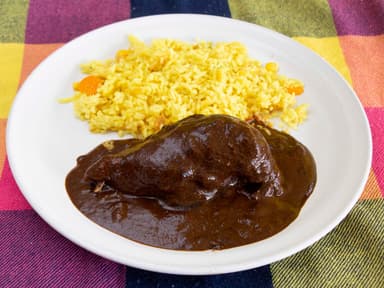 Mole con Pollo