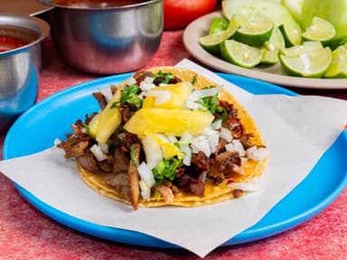 5 Tacos de Pastor + 1 Agua Chica