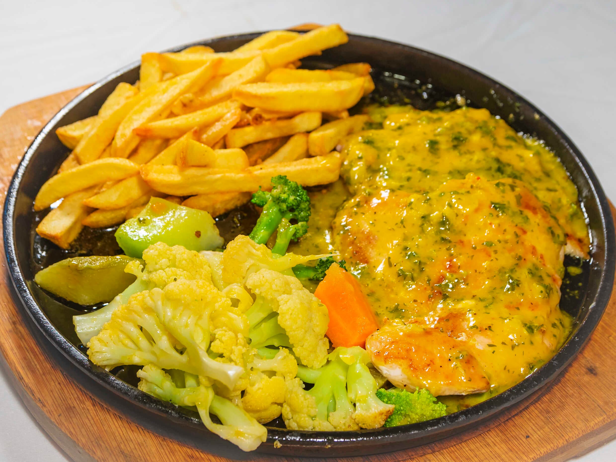Filete de Pollo en Salsa Cacera