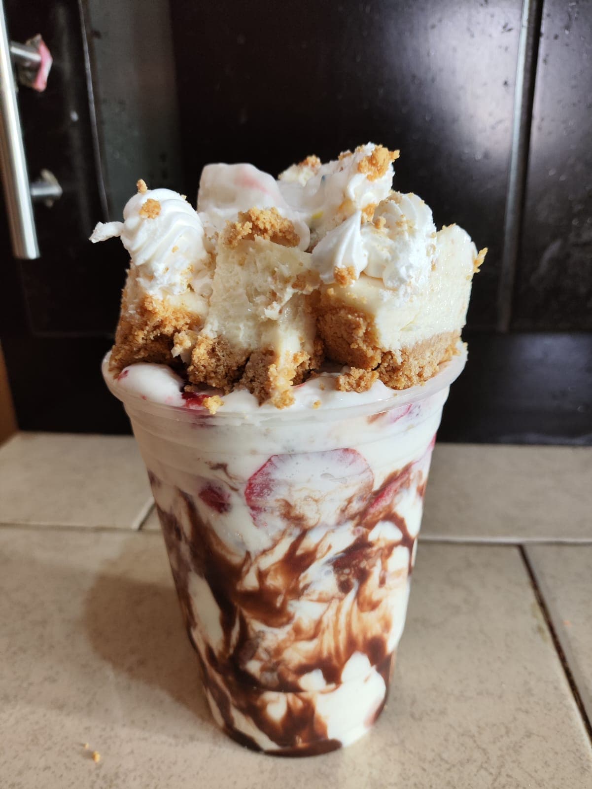 Fresas Con Pay De Limón, Vaso 16 Oz