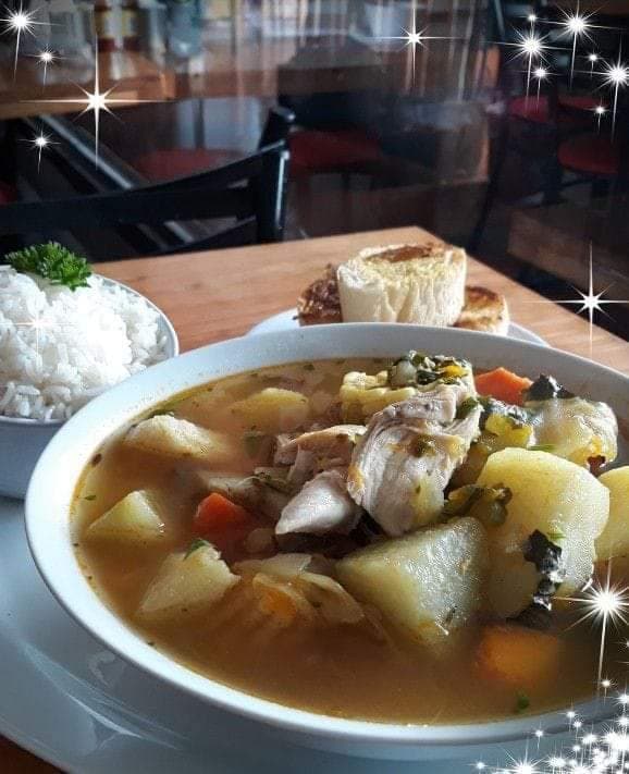 Sopa de Pollo con Arroz