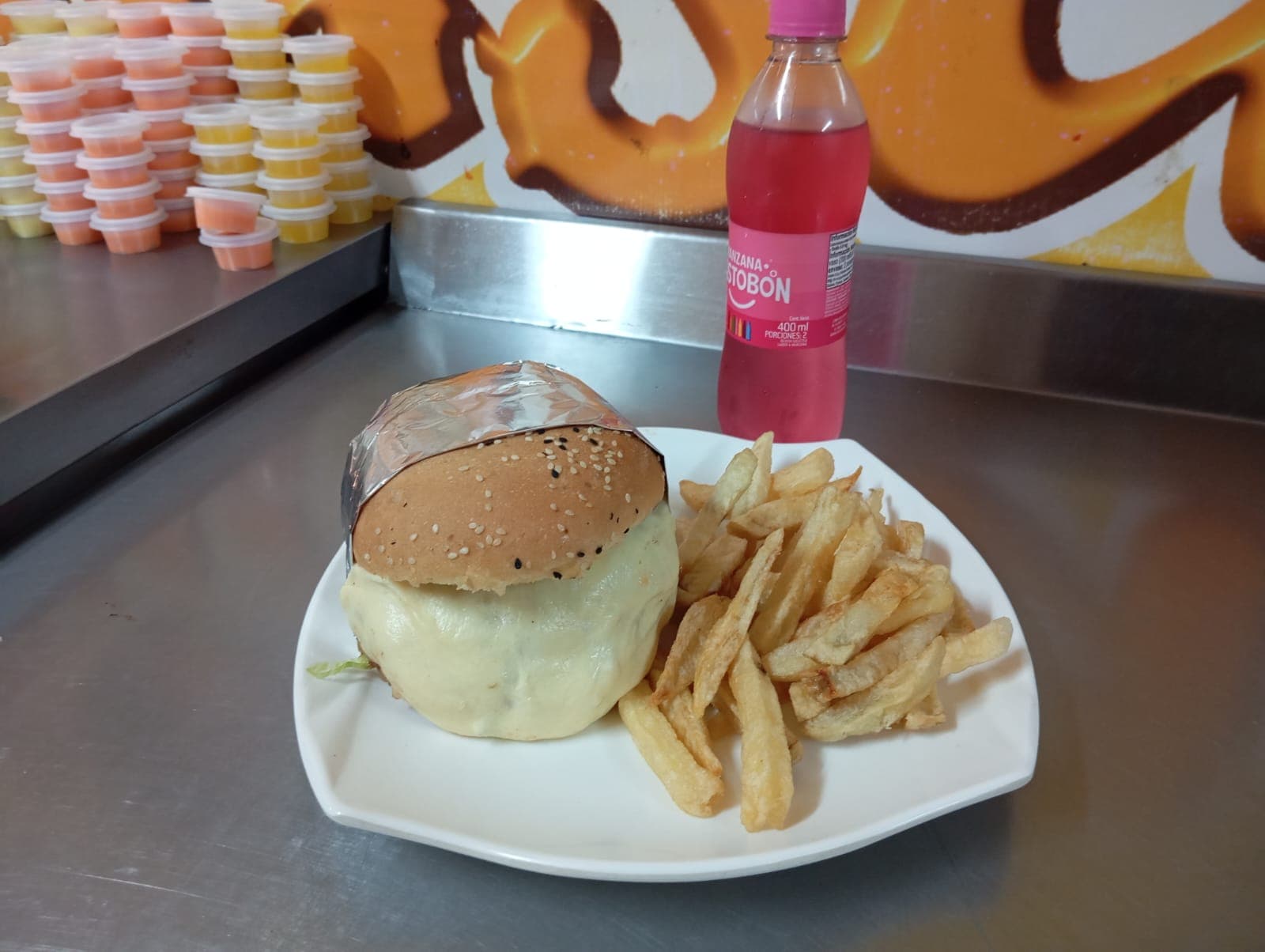 Hamburguesa De Res + Papas Francesas + Gaseosa 400