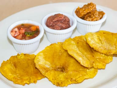 Patacones con Carne Mechada