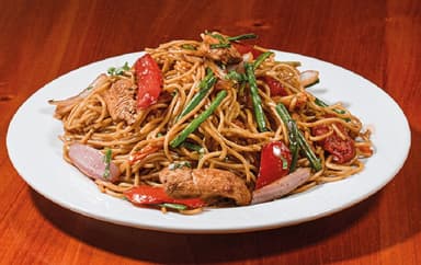 Tallarín Saltado de Pollo