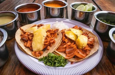 3 Taco de Chorizo + 2 Taco al Pastor + 1Agua Sabor