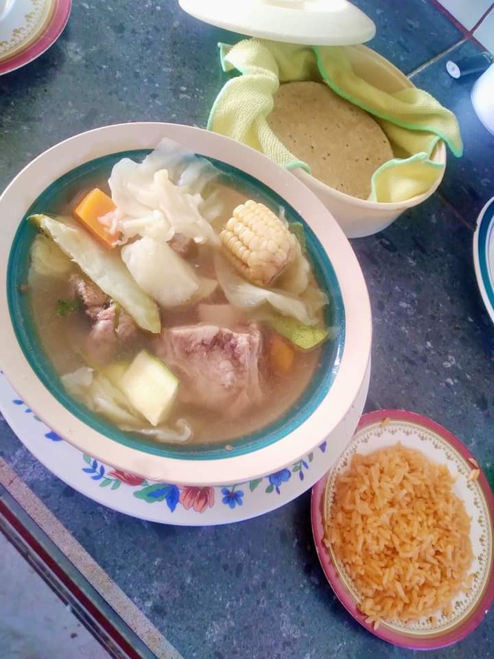 Caldo de Res
