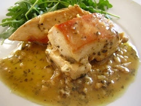 Pechuga en Salsa Vino y Papas