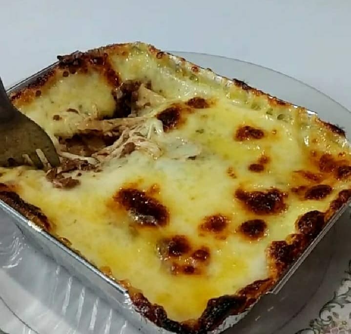 Lasaña Bologñesa + Bebida 400 ML