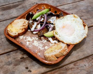Chilaquiles Medianos con Huevo