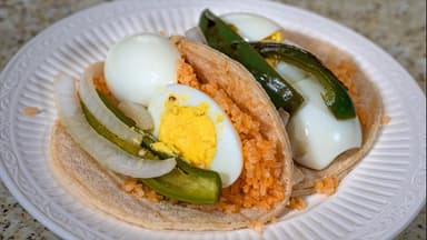 Tacos de Huevo Cocido
