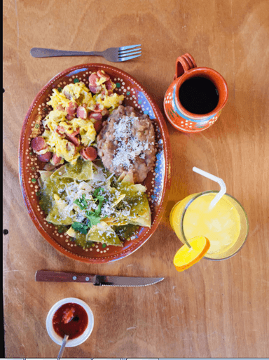 Combo Chilaquiles + Cafe de Ollita