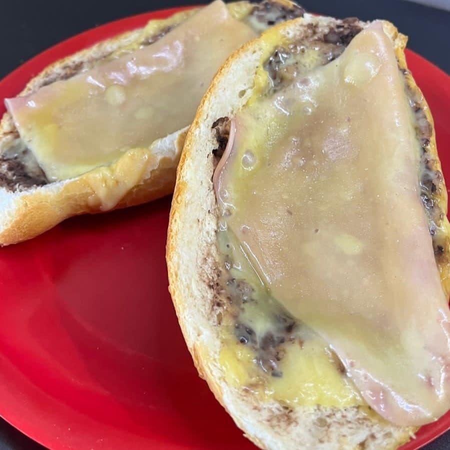 Molletes con Jamón