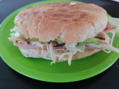 Tas' Torta de Pollo Con Jamón