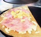 Crepa manchego, jamon y piña