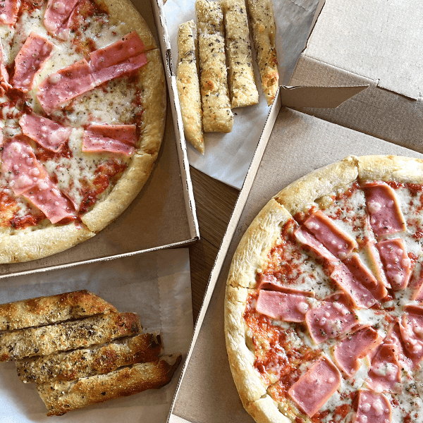 2 Cheesy American y 2 Breadsticks