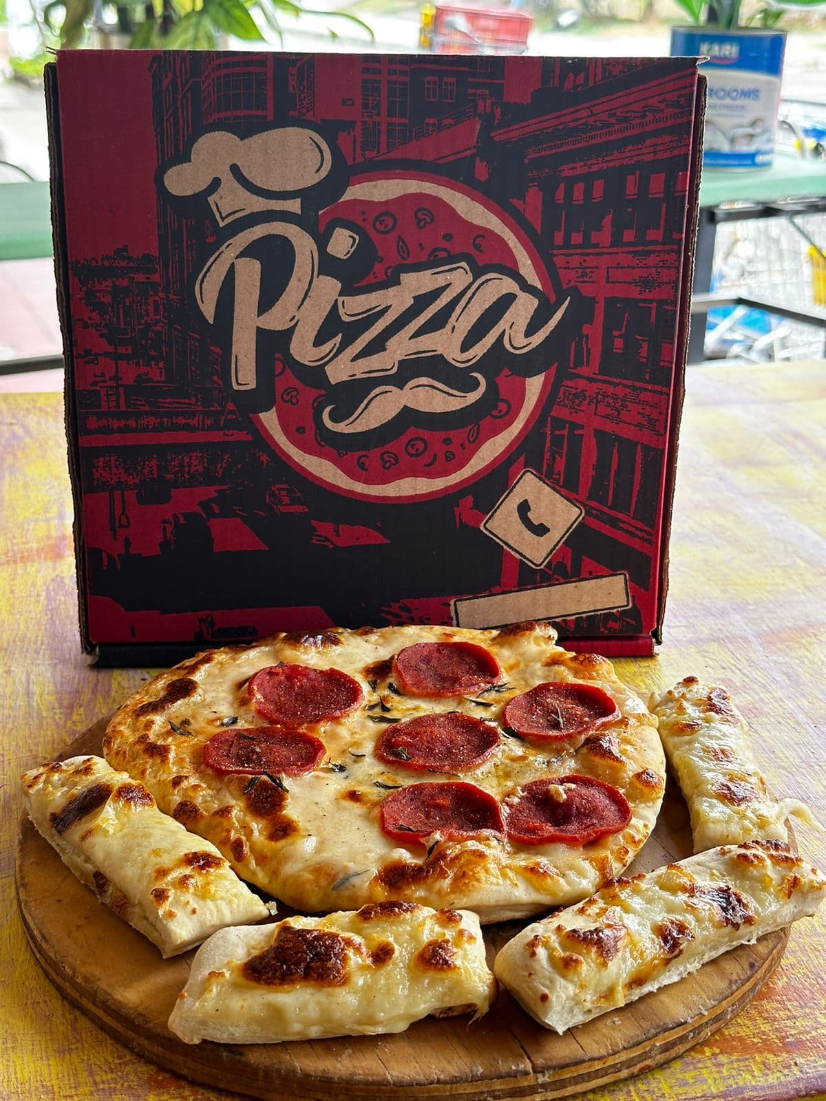 Pizza Masa Rústica con 4 Dedos de Queso Fundido