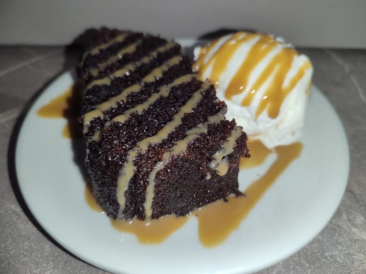 Torta de Chocolate con Helado
