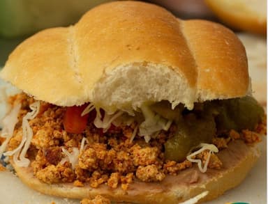 Huevo con Chorizo y Frijoles