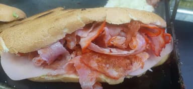 Pierna con Salchicha