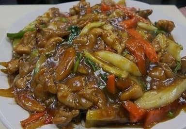 Arroz Chino, Chop Suey y 6 Agridulces - 3 Pesonas