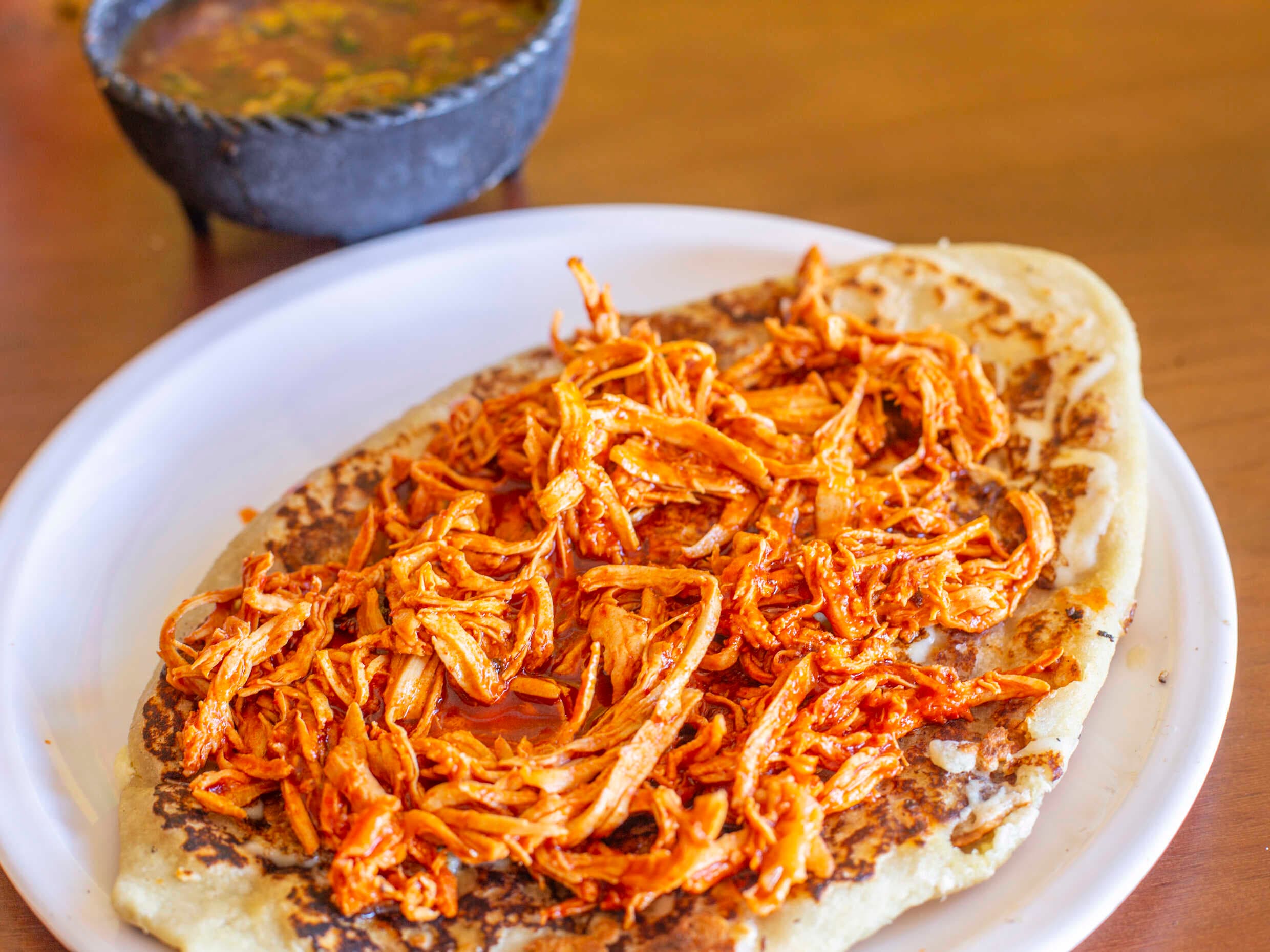 Huarache con Pollo
