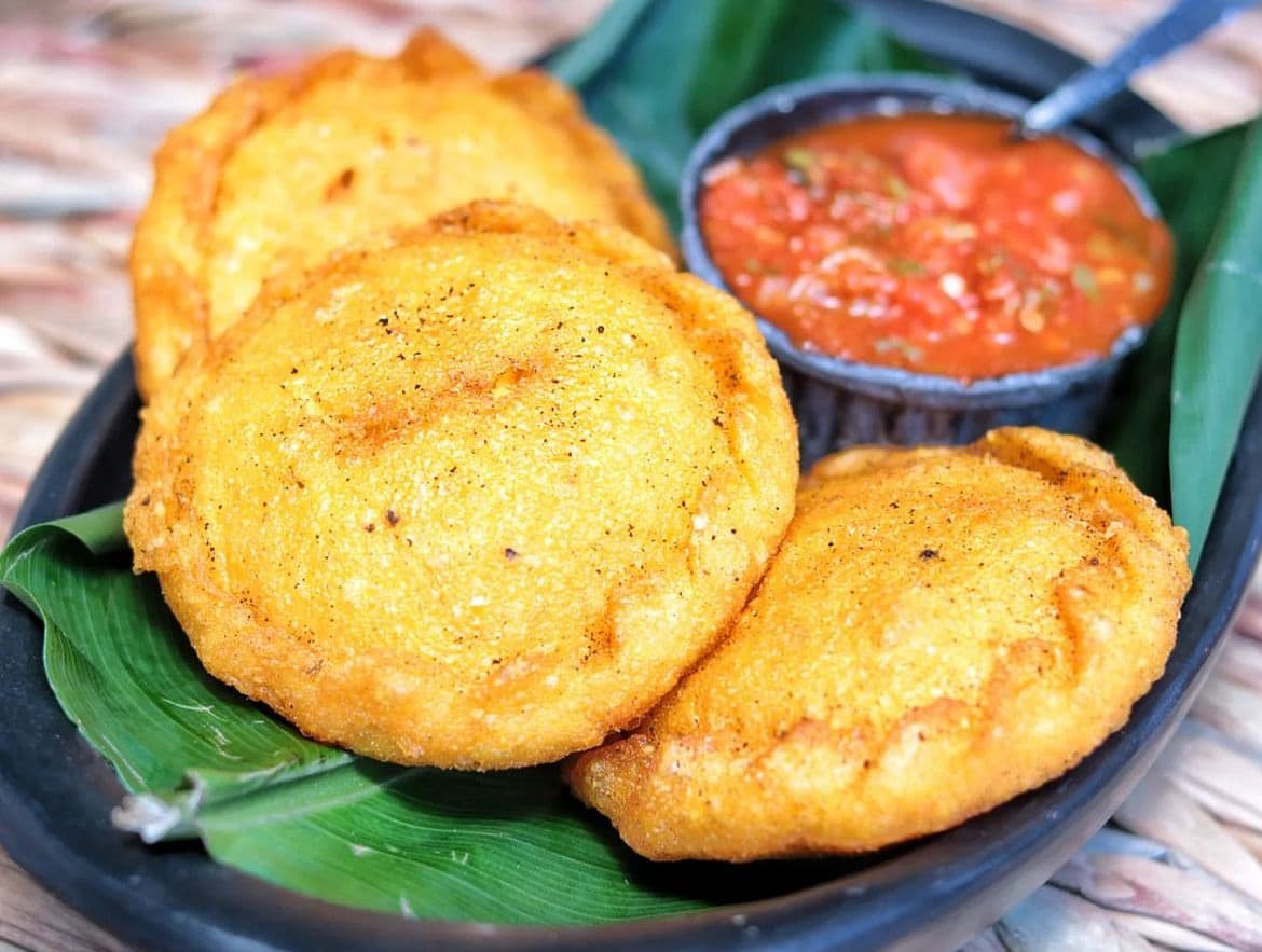 Arepa de huevo con carne