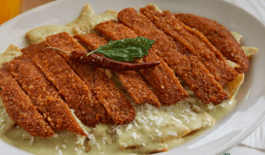 Chilaquiles Verdes con Milanesa