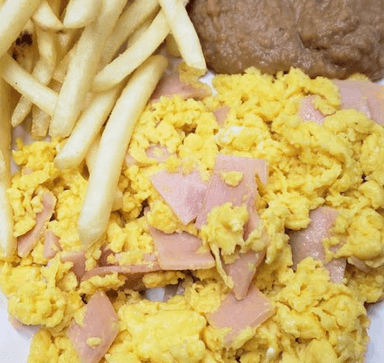 Huevos al Gusto + Bebida.