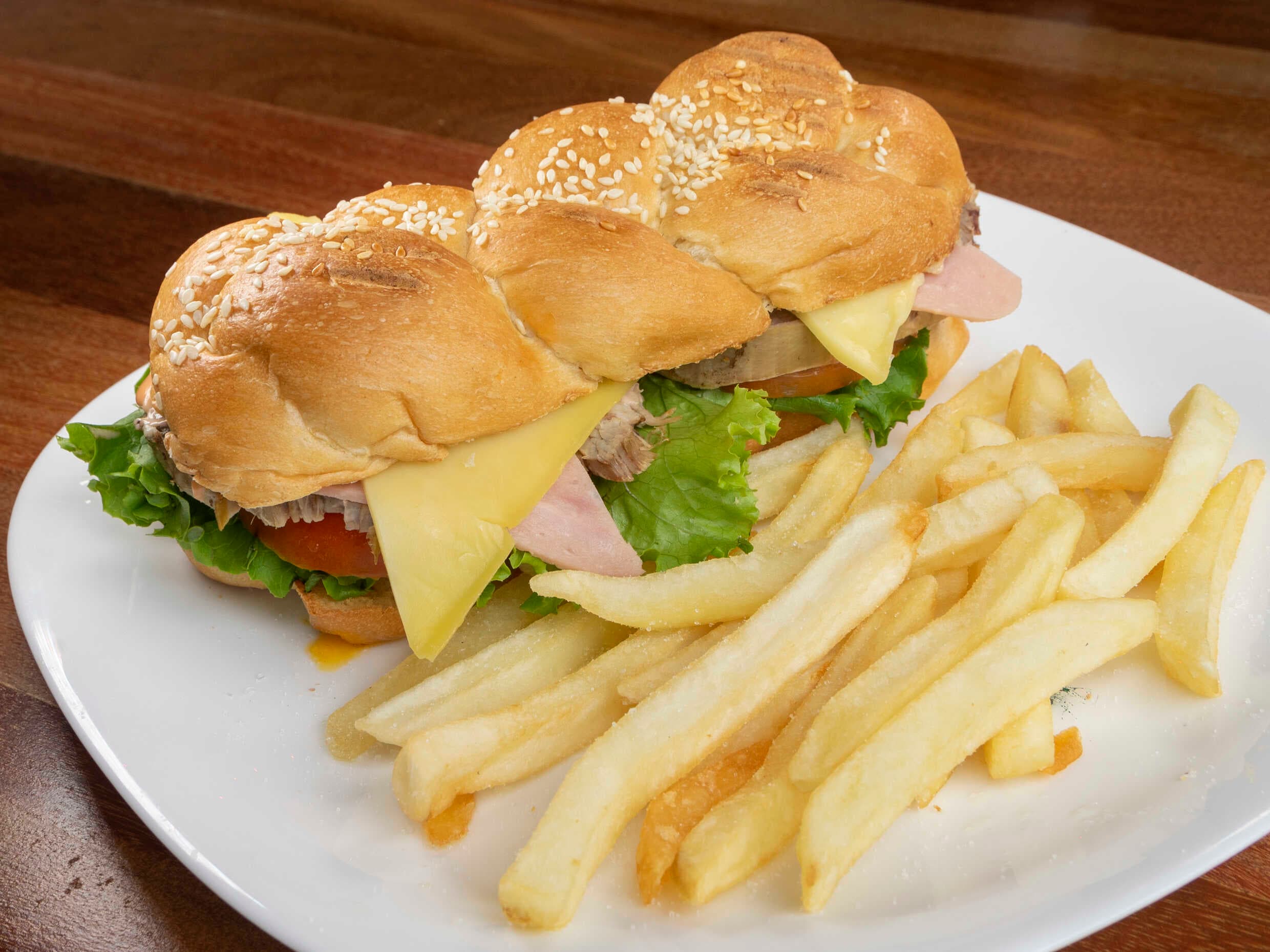 Sándwich de Jamón de Pavo y Queso Mozzarella
