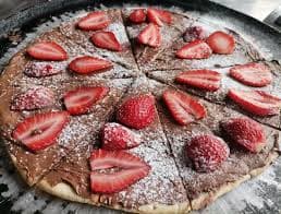Pizza NUTELLA y Fresa