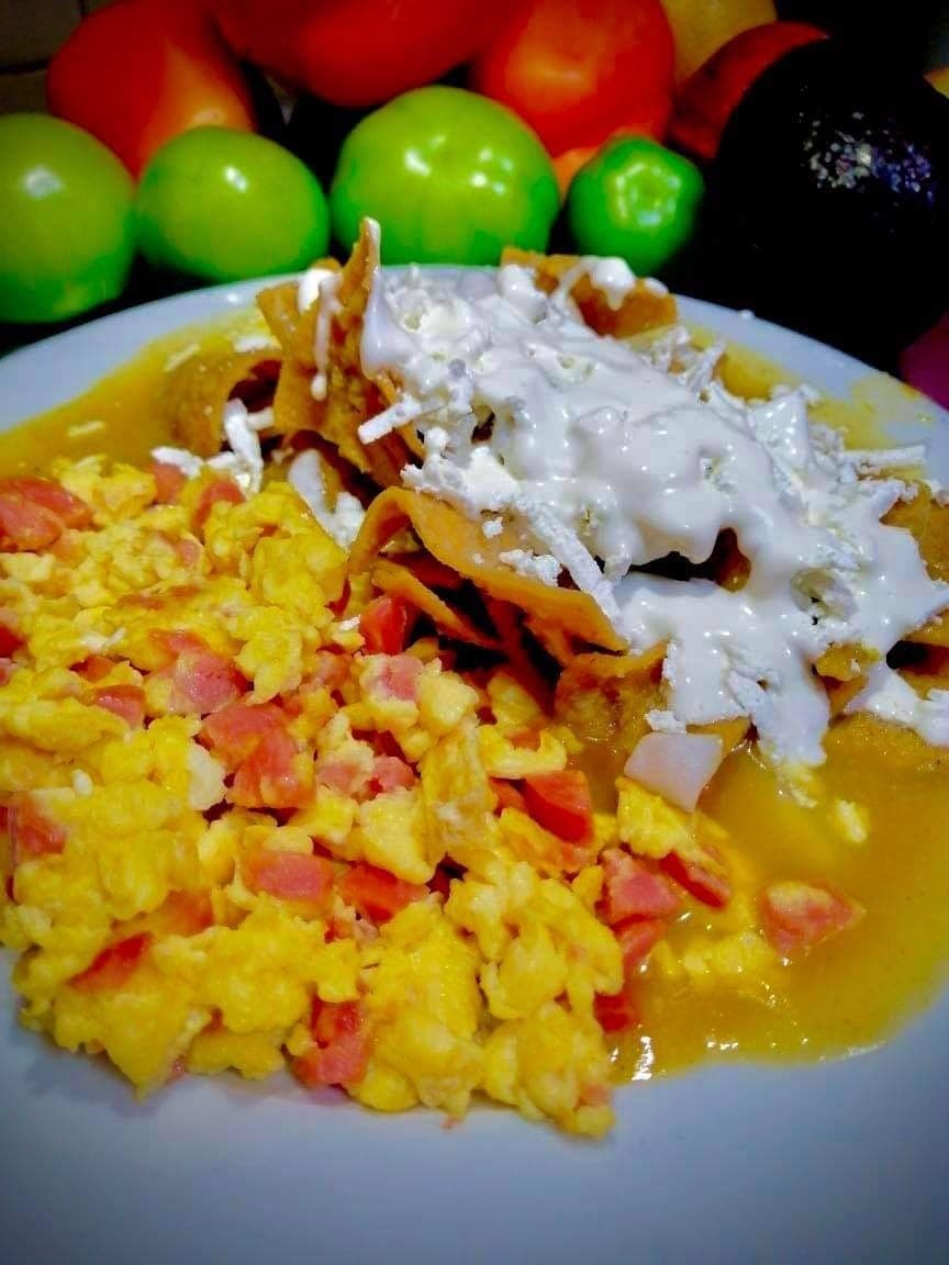 Chilaquiles con huevo.