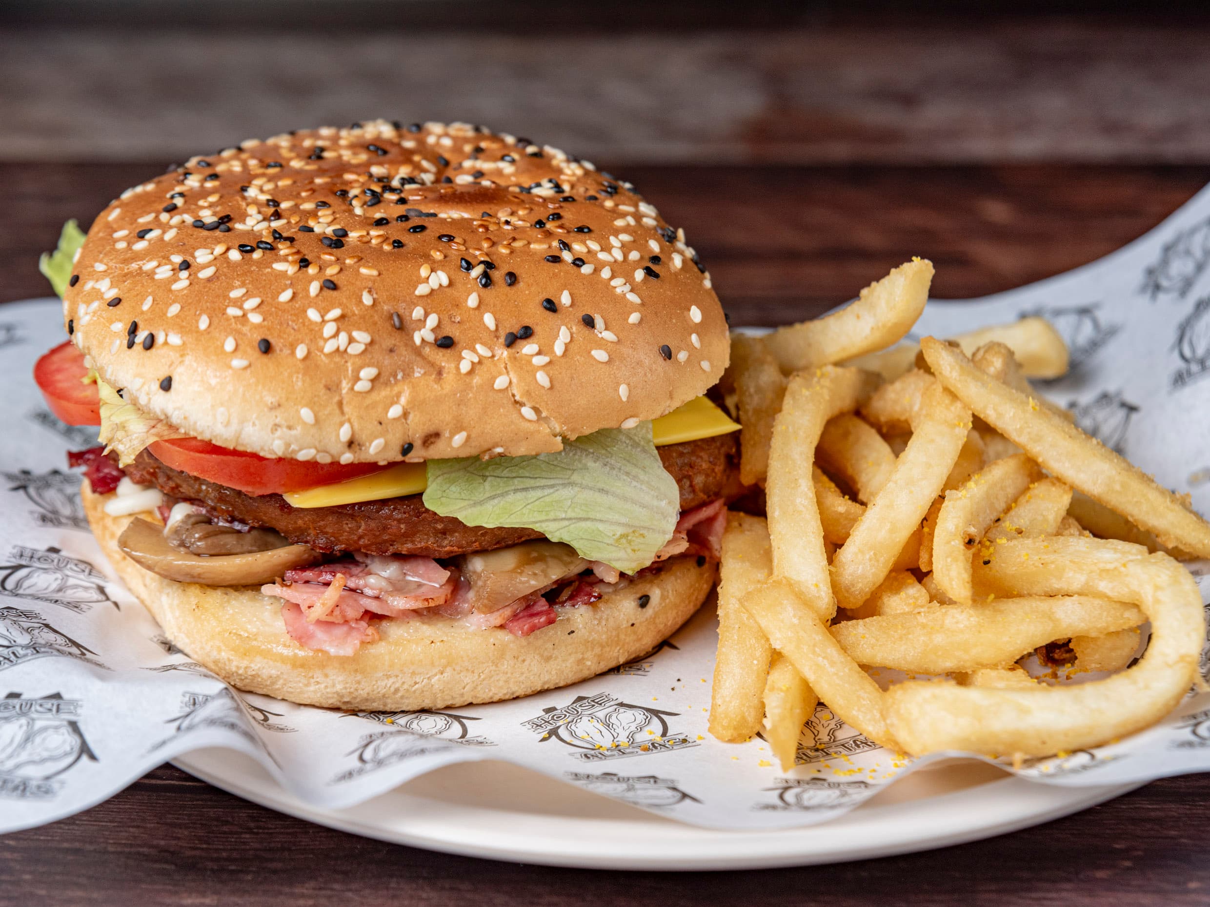 Hamburguesa Tradicional C/Papas  Promo Hot 🔥